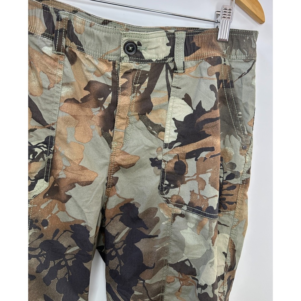 Chico's Utility Camouflage Crop Pants Green Brown Camo Sz 2 US 12 Cargo Pockets - Picture 4 of 14